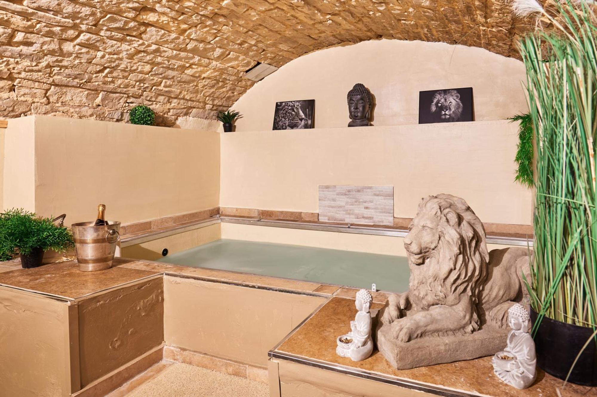 Suite Lovespa Coligny Exterior photo