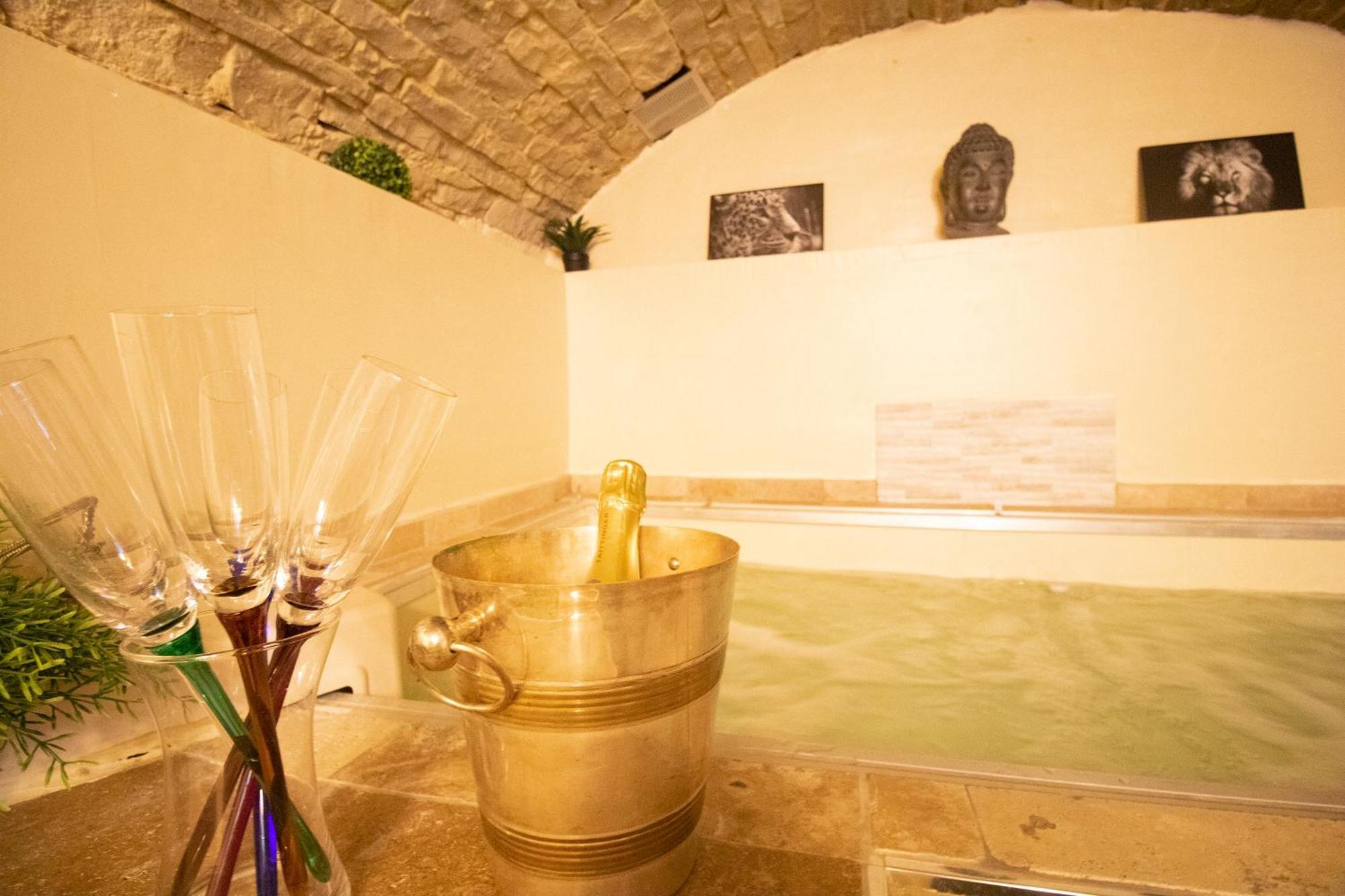 Suite Lovespa Coligny Exterior photo